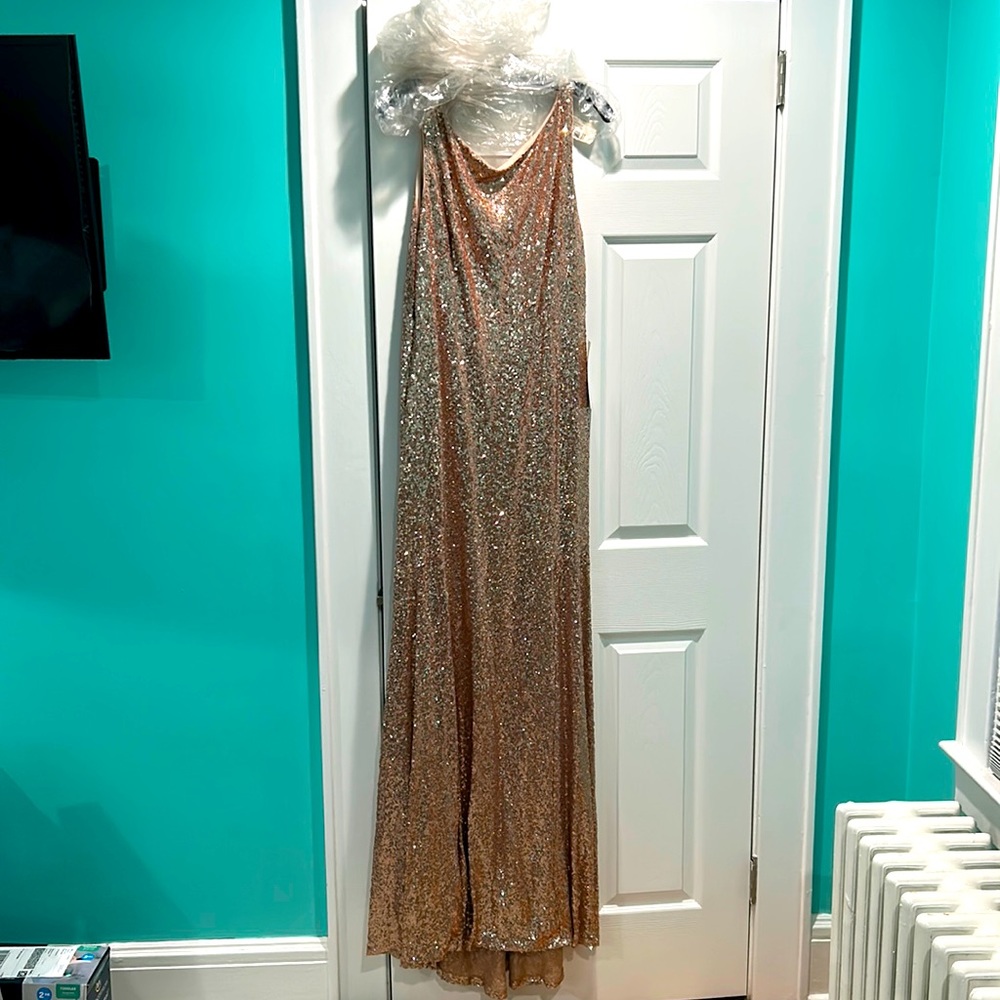 NWT Rose gold sequin bridesmaid formal dress - Size 18 Theia